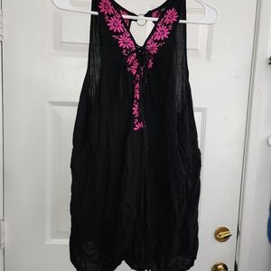Black tank top with floral patterns size. 22/24